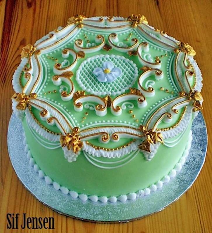 Торт на уразу. Украшение торта в Восточном стиле. Украшение тортов в стиле Ламбет. Красивый круглый торт. Изумрудный торт на день рождения.