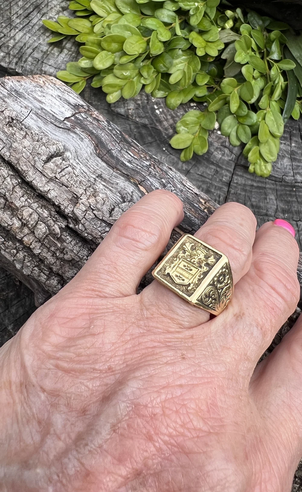 18K Yellow Gold Vintage Signet Ring — Antique Jewelry NYC