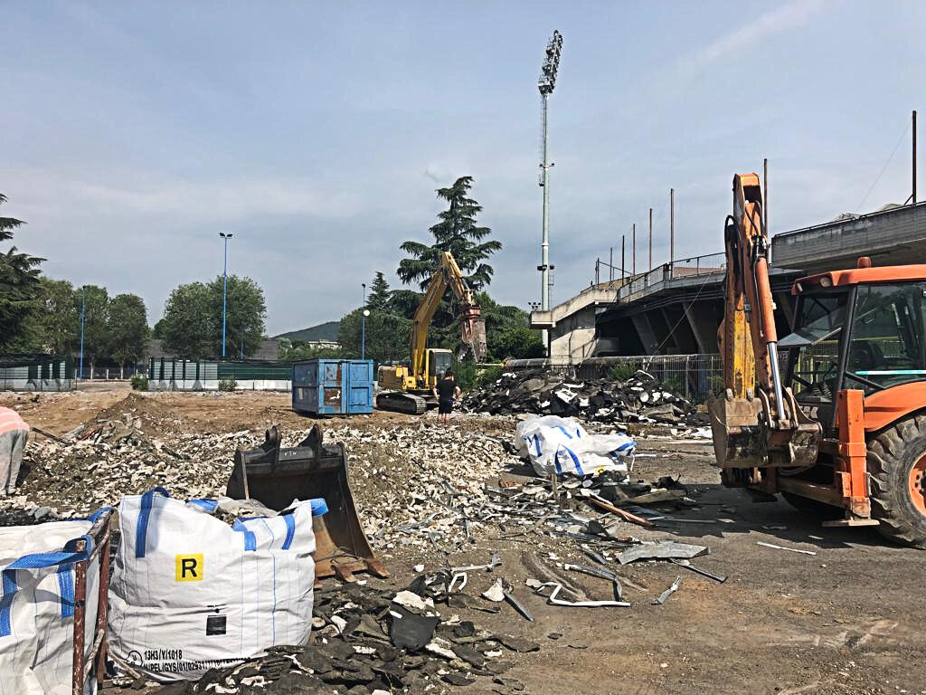 Demolizione e sistemazione aree Stadio Rigamonti