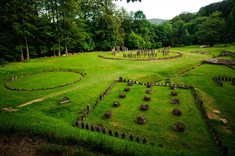 Sarmisegetusa, legătura Sinelui cu străbunii și focul sacru