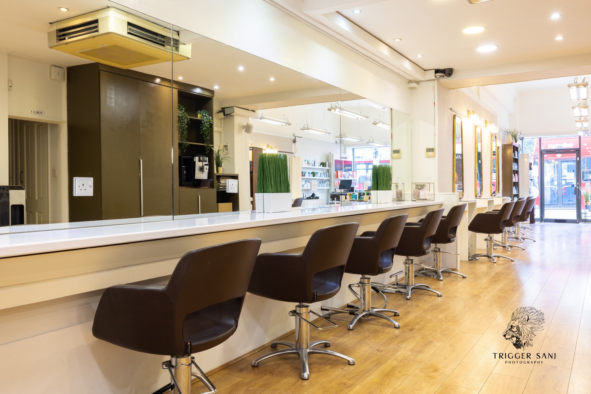  Salon in Ealing Broadway 