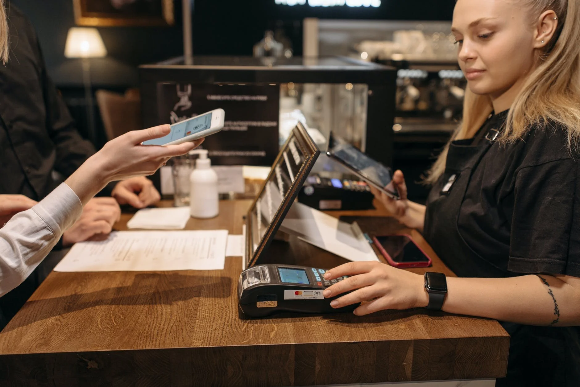 Pandemic accelerates the cashless lifestyle