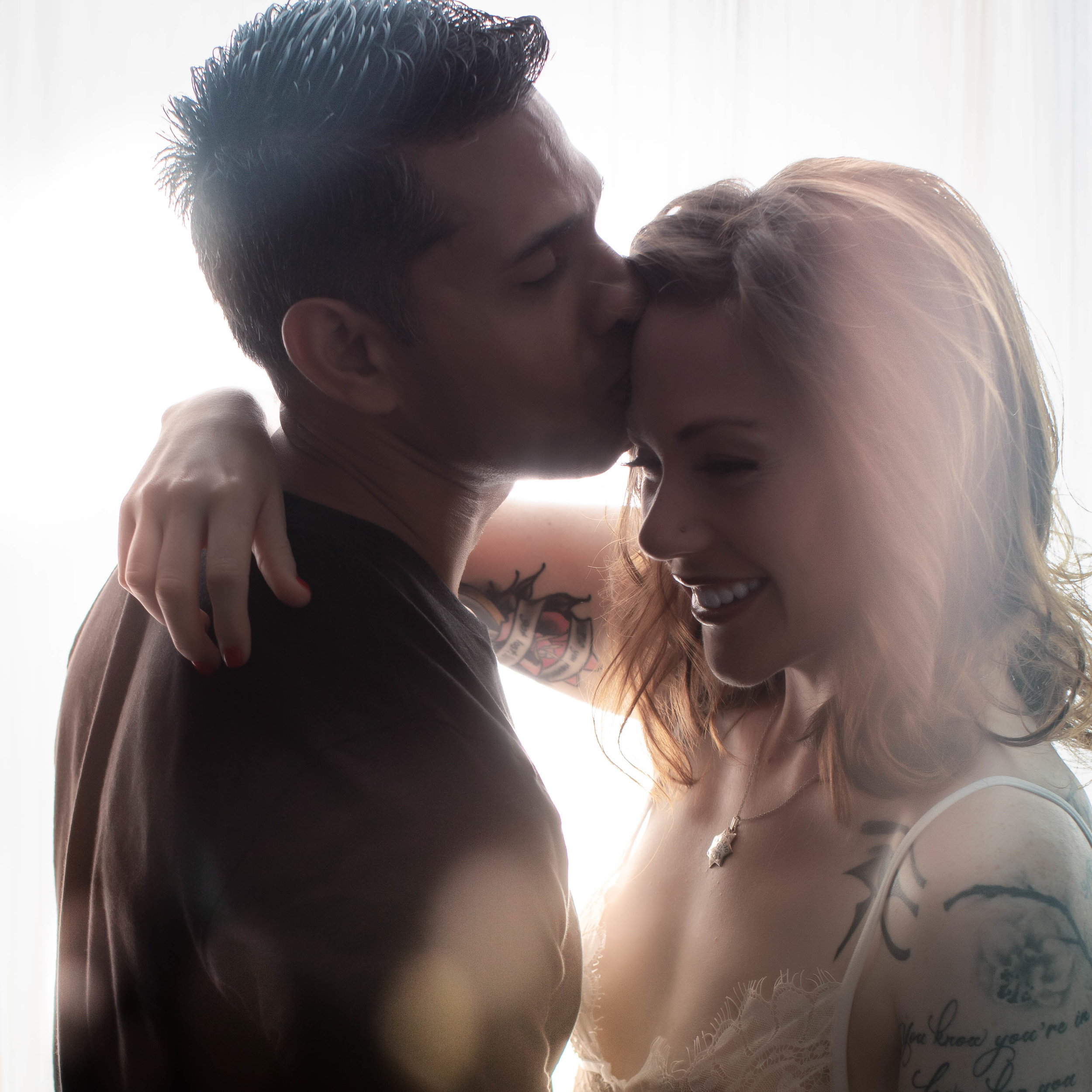 couples-boudoir-bay-area-photographer window kiss
