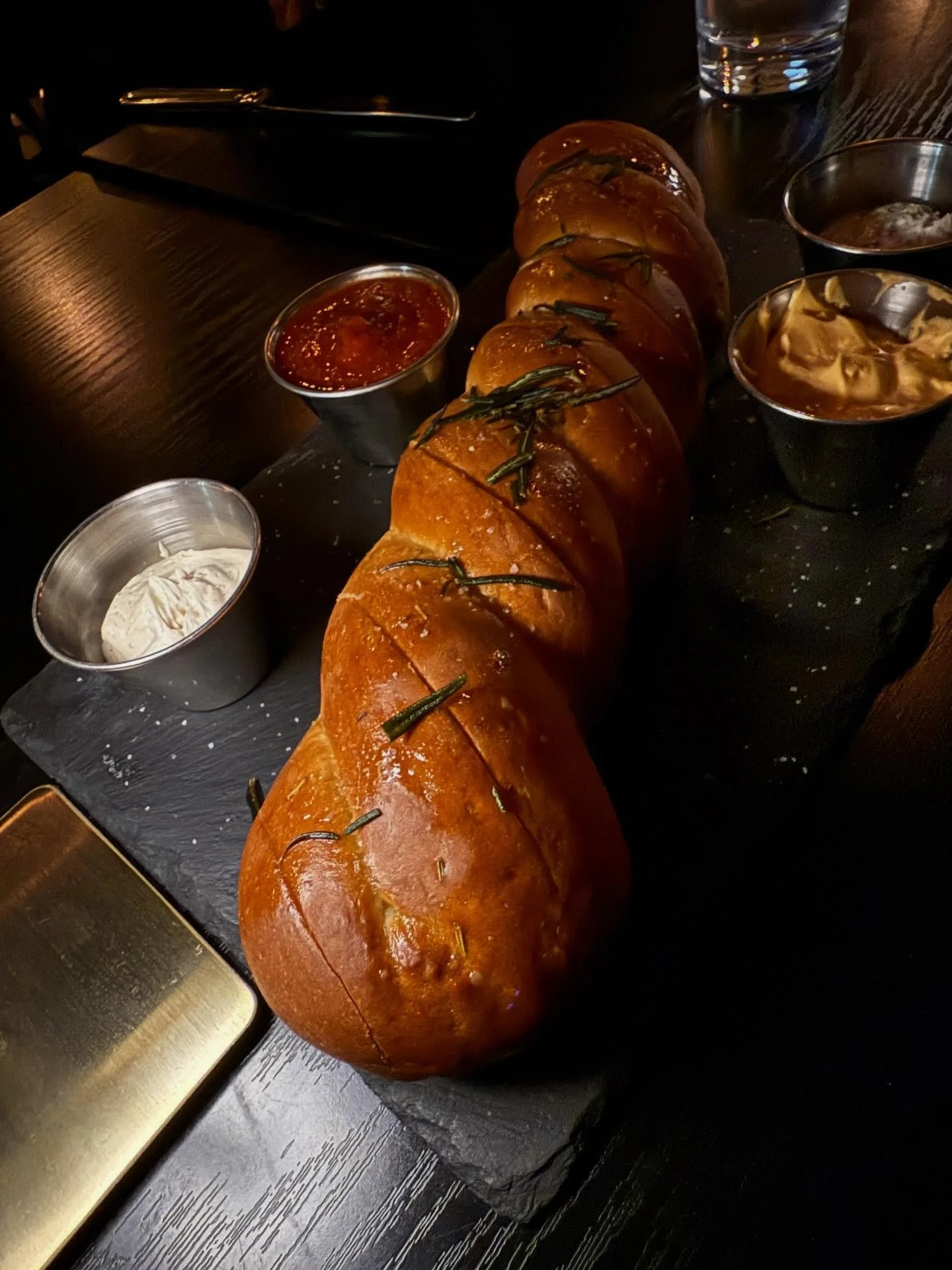Nothing says &lsquo;welcome to Locale&rsquo; like our warm rosemary focaccia-style bread, baked fresh daily 🌿🍞 Drizzled with that good olive oil and a sprinkle of sea salt&hellip; pure Italian comfort right here in Mountains Edge.