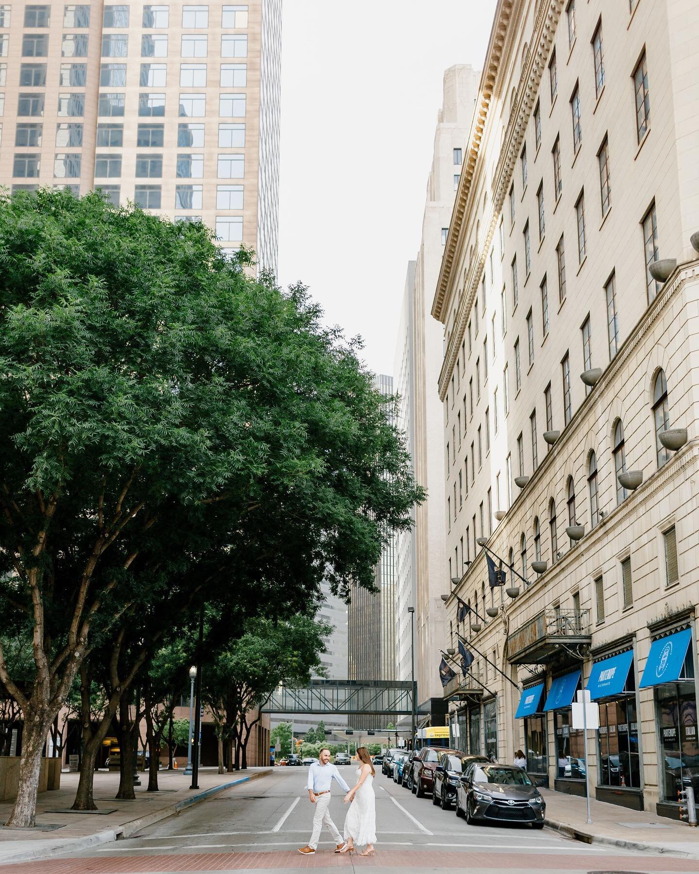 Being a business owner means juggling ALL the roles at once - I thought being a wedding photographer meant getting to take pretty pictures of people in love, but that&rsquo;s actually only about 10% of what I do. 🤣 

So I&rsquo;m sending all my fell