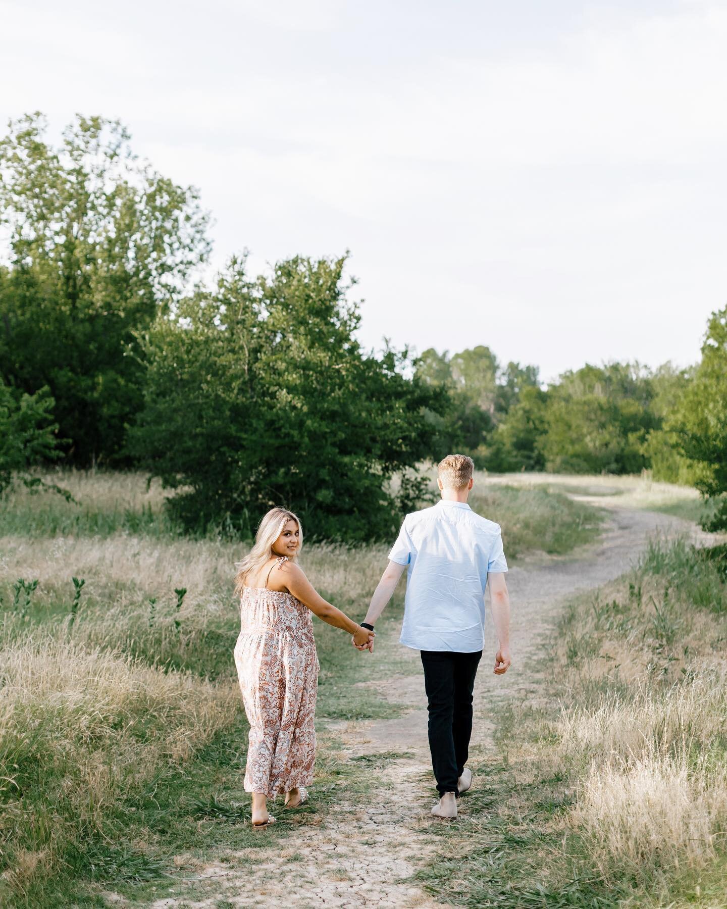 Sometimes you just have to brave the Texas summer heat and smile through the sweat 😂 But these two laughed it off together and make it through their sunset engagement session ✨ 

ALSO I just timed myself because I want to see how long it takes to ed