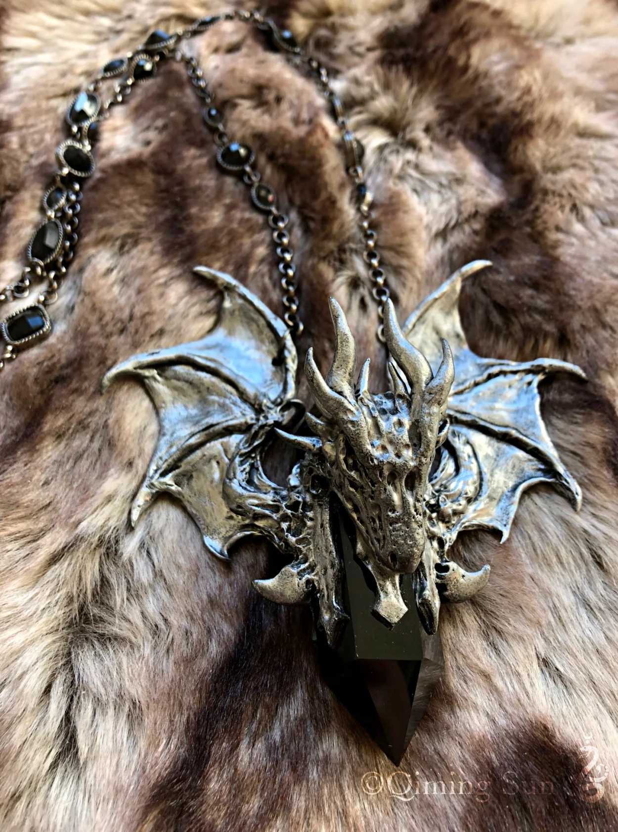 dragonglass amulet1.jpg