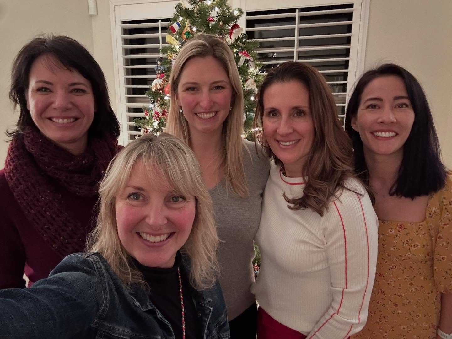 Holiday moments! Brunch with the girls, Cirque Du Soleil Nutcracker, wine tasting at Marchesi 🍷 🍾 🎶 

#happyholidays