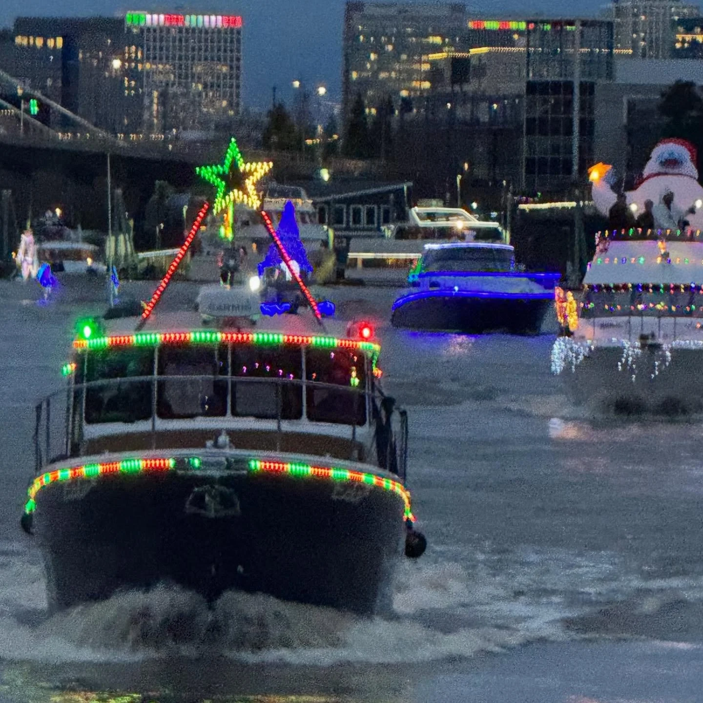 Christmas Ships Parade 12/20/25 Willamette River Combined Fleet 🛥️🎄. Thank you @cridphoto !
