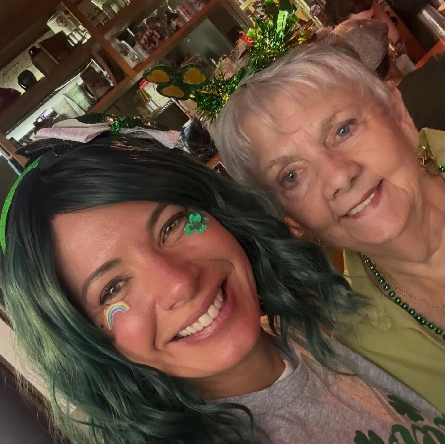 Thank you to everyone who came out to celebrate with the Hollywood Boosters at our annual St. Patrick&rsquo;s Day Happy Hour 🍀 🌈 ! As always, Deli Don&rsquo;s corned beef and cabbage meal was a hit! 
🥩 🥬 🥕 🥔

#pdx #pdxhappyhpur #stpatricksday #