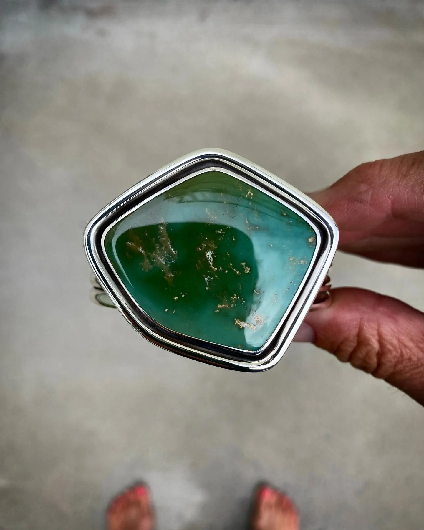 Stone Mountain Turquoise Heavy Minimal Shadowbox Five Band Cuff ✨✨✨

Here she is y&rsquo;all! After many months of slowly chipping away at this enormous beauty I finally got around to finishing her up&hellip;

An absolutely fantastic cut of Stone Mou