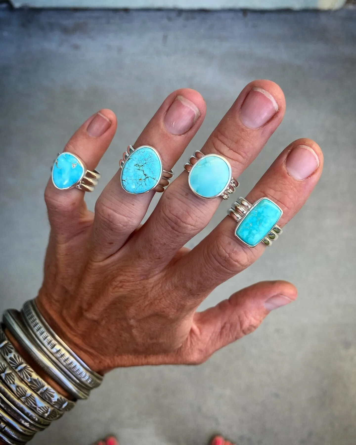 Handful of Ocean Blues ✨✨

A very &lsquo;warm turquoise waters&rsquo; vibe going on with this group of Triple Wide Band Rings..

A couple customs and a couple up for grabs 🖤

Index - Carico Lake Turquoise - Size 8.5 - Available 
Middle - Royston Tur