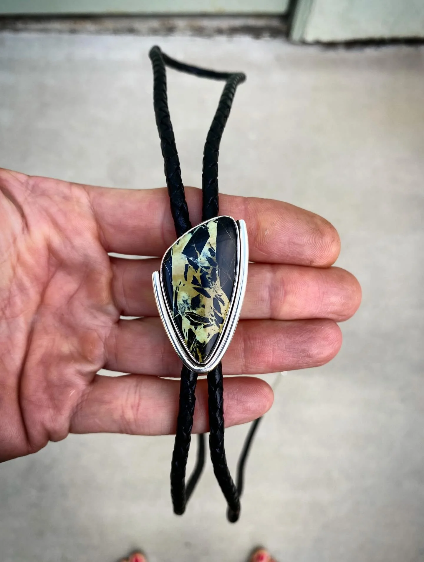 San Pedro Variscite Bolo Tie✨✨

Kicking off 2026 with some incredible pieces, including this Bolo featuring a killer cut of San Pedro Variscite! 

This is one of my favorite materials to create Bolo Ties with, that combo of electric colors and jet bl