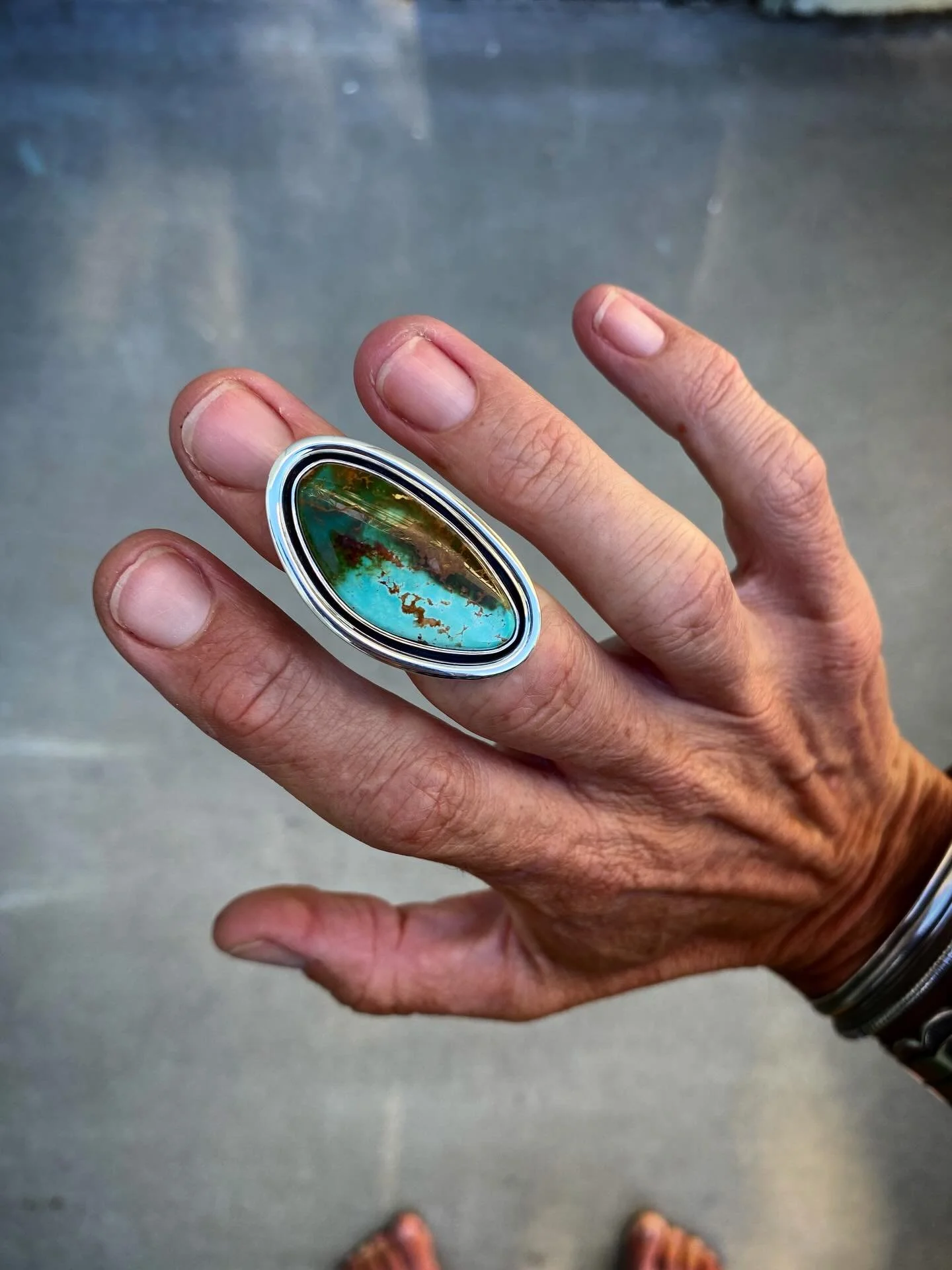 High Grade Royston Turquoise Minimal Shadowbox Ring✨✨

This incredible cut of Polychrome Royston Turquoise is a perfect example of why Royston will be my forever Turquoise obsession&hellip;

Heading out to a fellow Royston-Obsessed artist 🖤

NFS✨