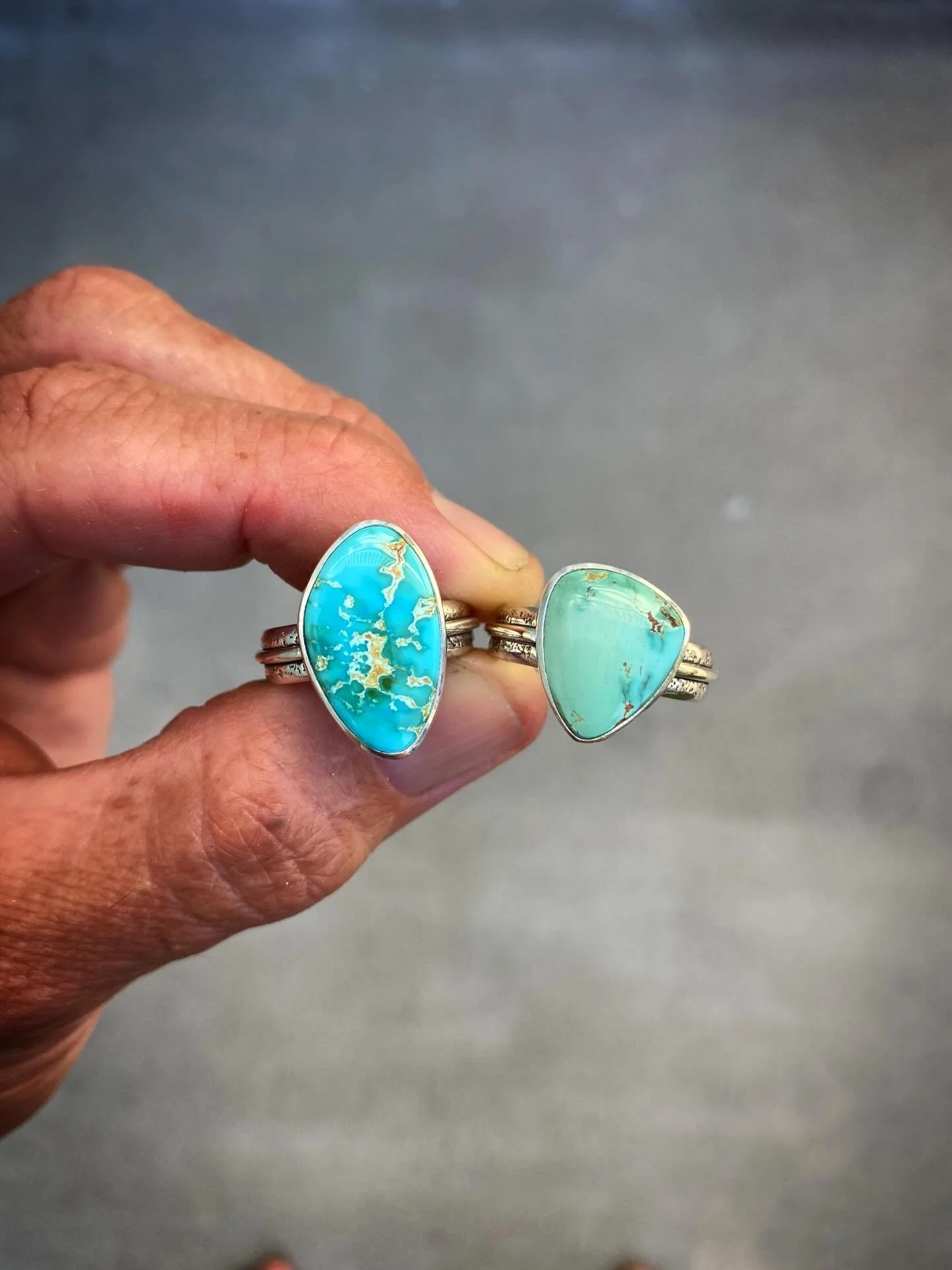 Royston Turquoise Texture Wrap Band Rings✨✨

Two truly captivating cuts of Royson Turquoise set on the Trxure Wrap Band, these babes are bold, bright and the perfect size for your &ldquo;never take off&rdquo; ring!

Index - Fits size 7.5 - Available 