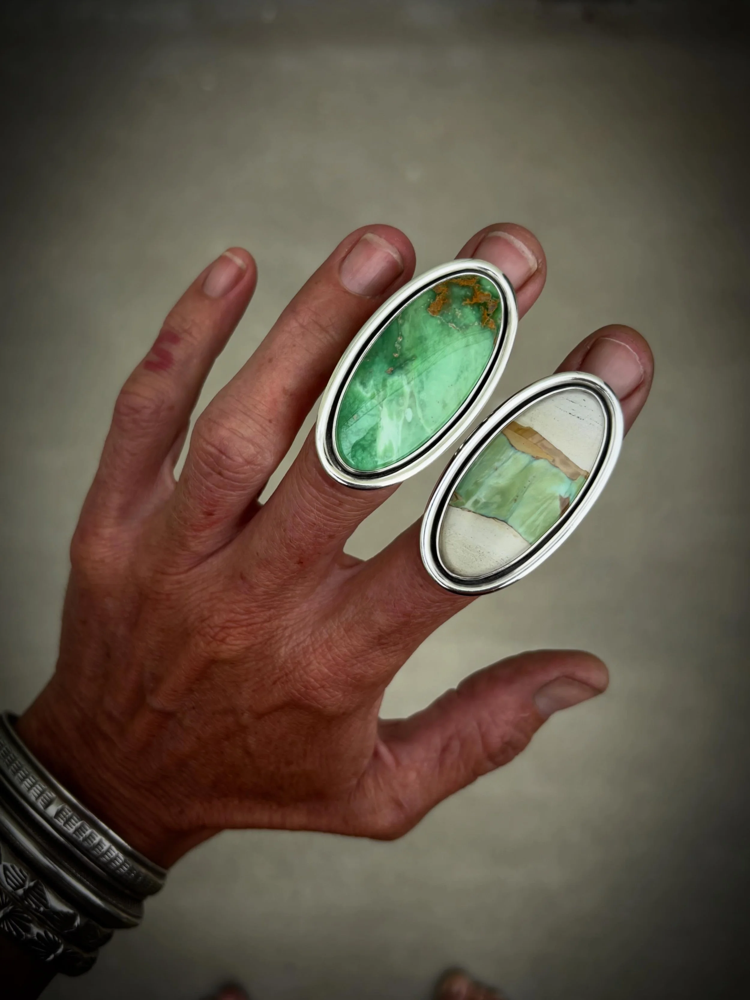 Australian Variscite Minimal Shadowbox Statement Rings✨✨

POW POW 💥 💥 

Two more SENSATIONAL cuts of Australian Variscite, sorry for screaming, I just love these big babes so much🖤

A couple of true Statement Rings with more of my favorite materia