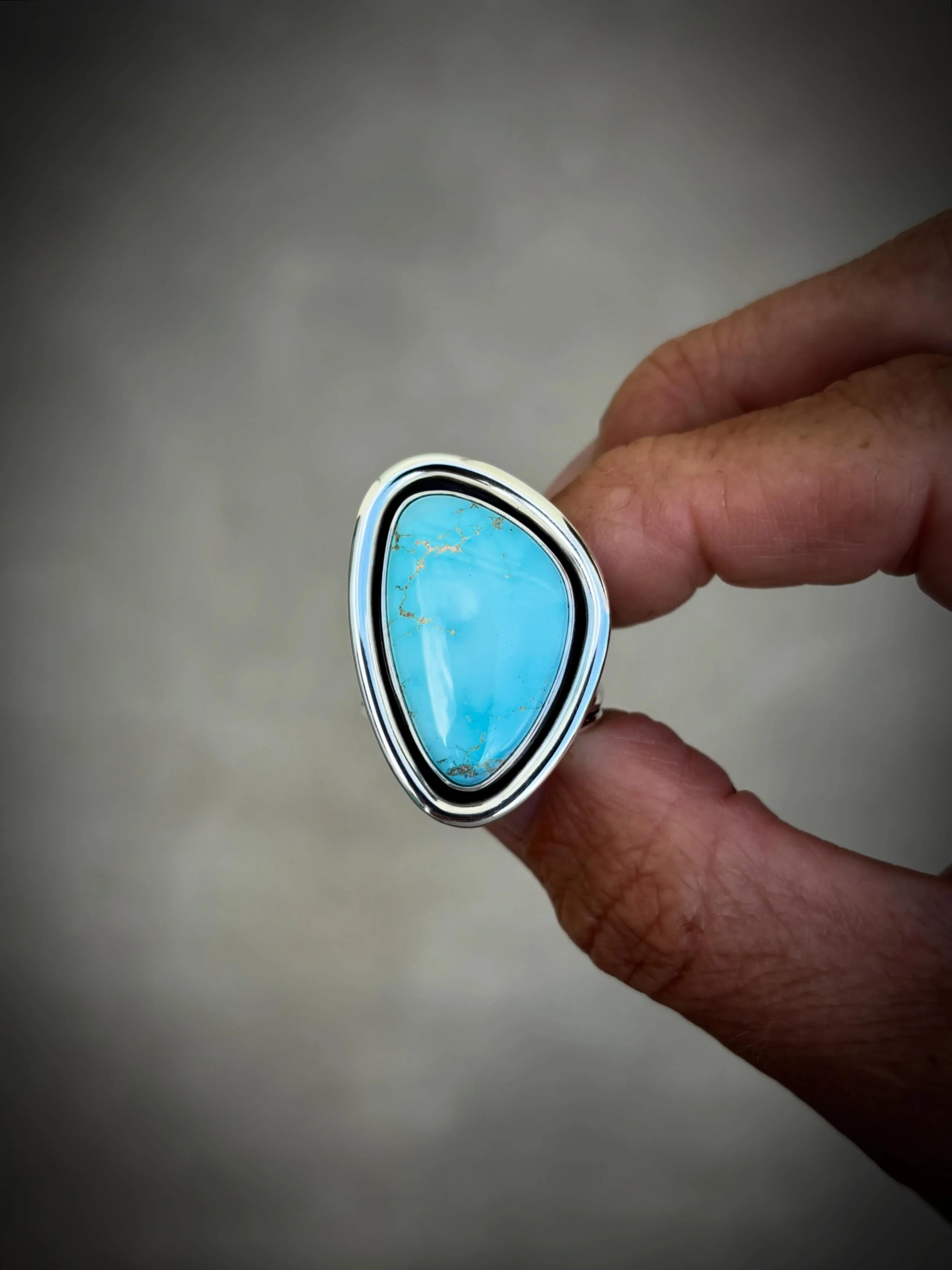 High Grade Royston Turquoise Queen Ring✨✨✨

The newest style to my Statement Ring Collection: 

The Queen Ring- The Minimal Shadowbox + The Statement Band.

These rings are the toughest of the collection! Made with a whole lotta silver and built stro