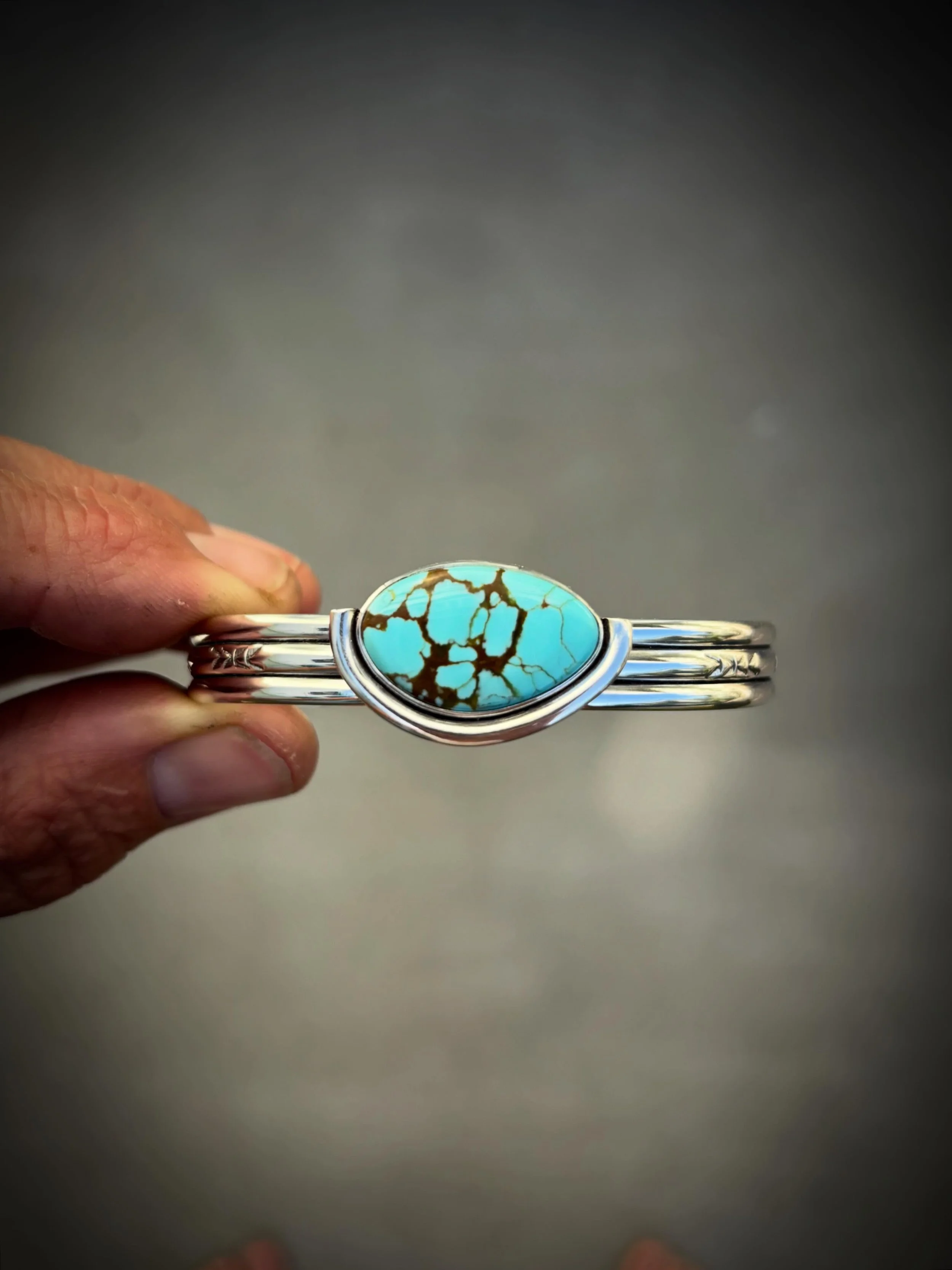 Number 8 Turquoise Slender Statement Cuff✨✨✨

Absolutely loving how this beautiful Number 8 Turquoise Slender Statement Cuff turned out! 

This is a slightly different spin on my Classic Statement Cuff.

My client and I wanted the band to balance per