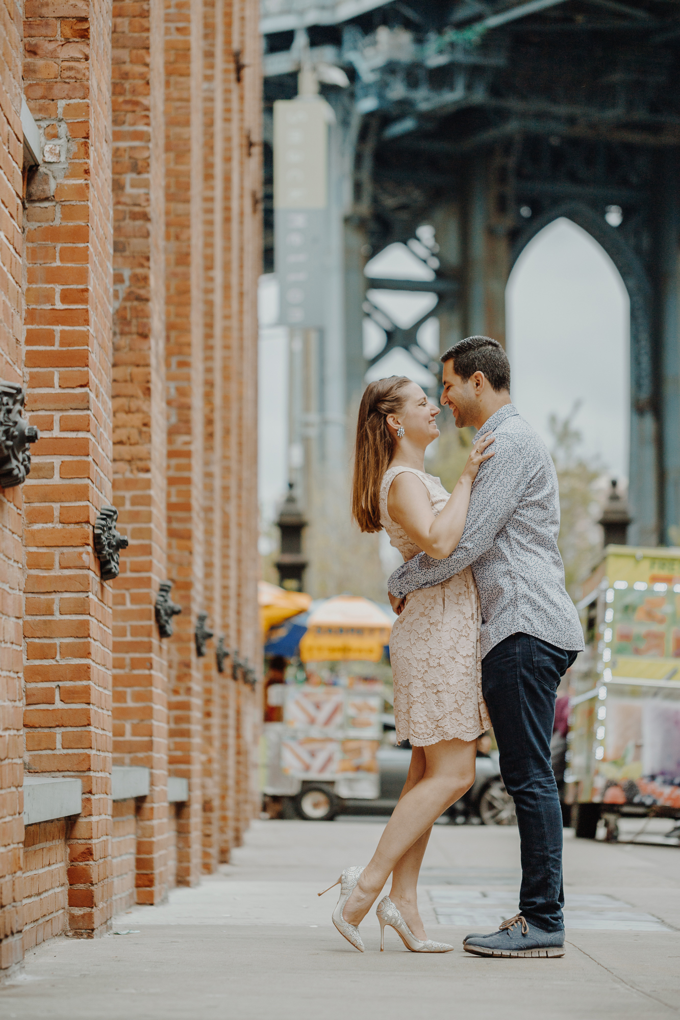 Romantic Brooklyn Bridge Park Anniversary Photo Shoot