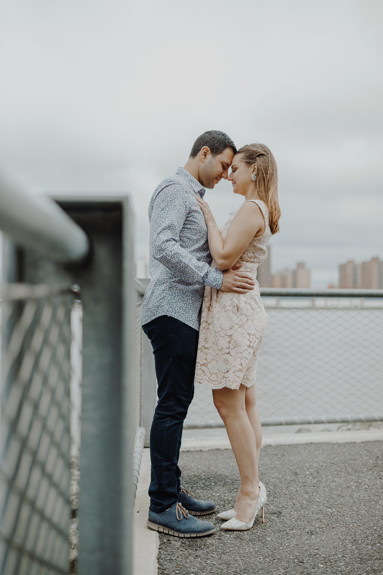 Sweet Brooklyn Bridge Park Anniversary Photo Shoot