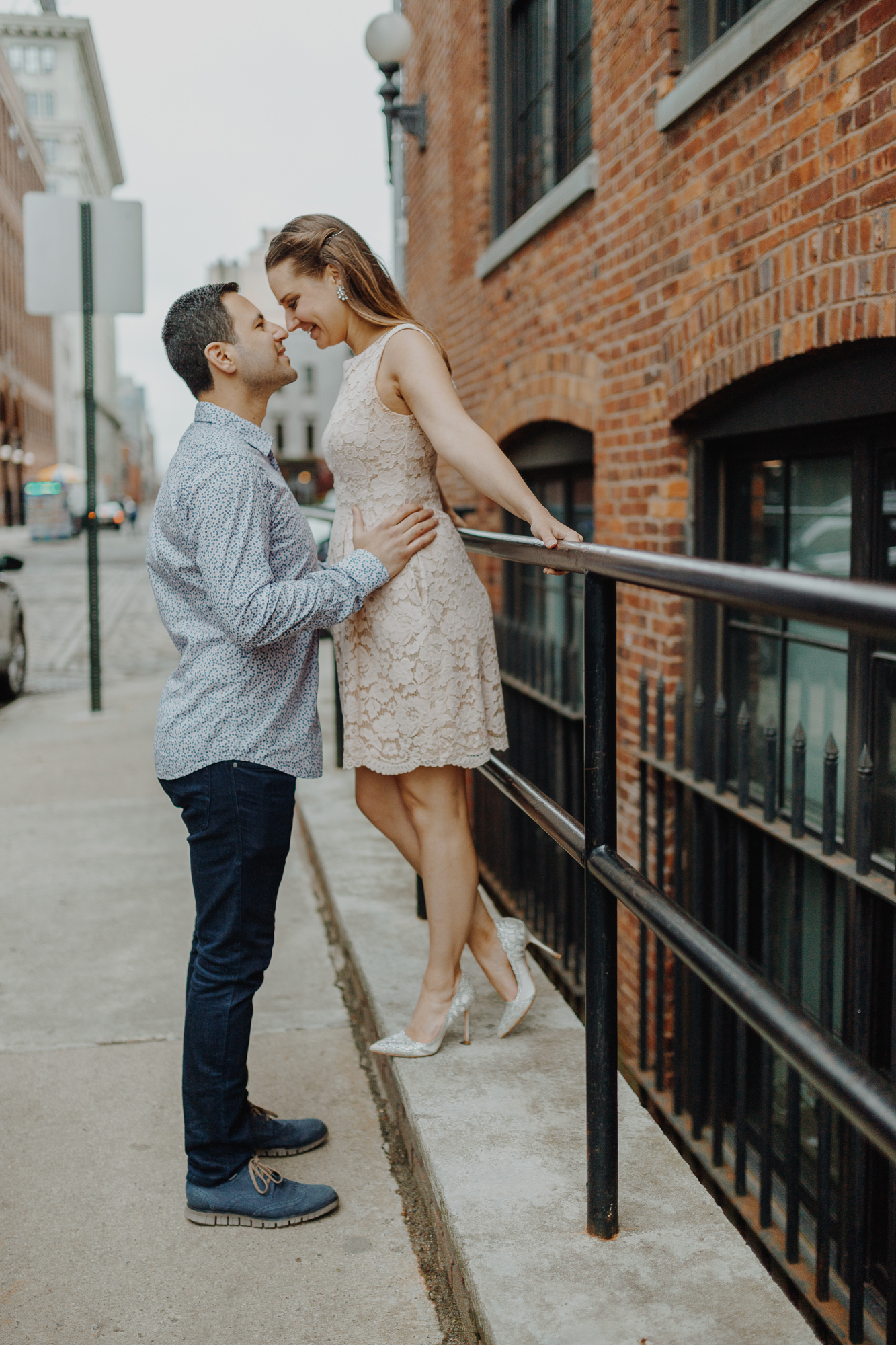 Lovely Brooklyn Bridge Park Anniversary Photo Shoot