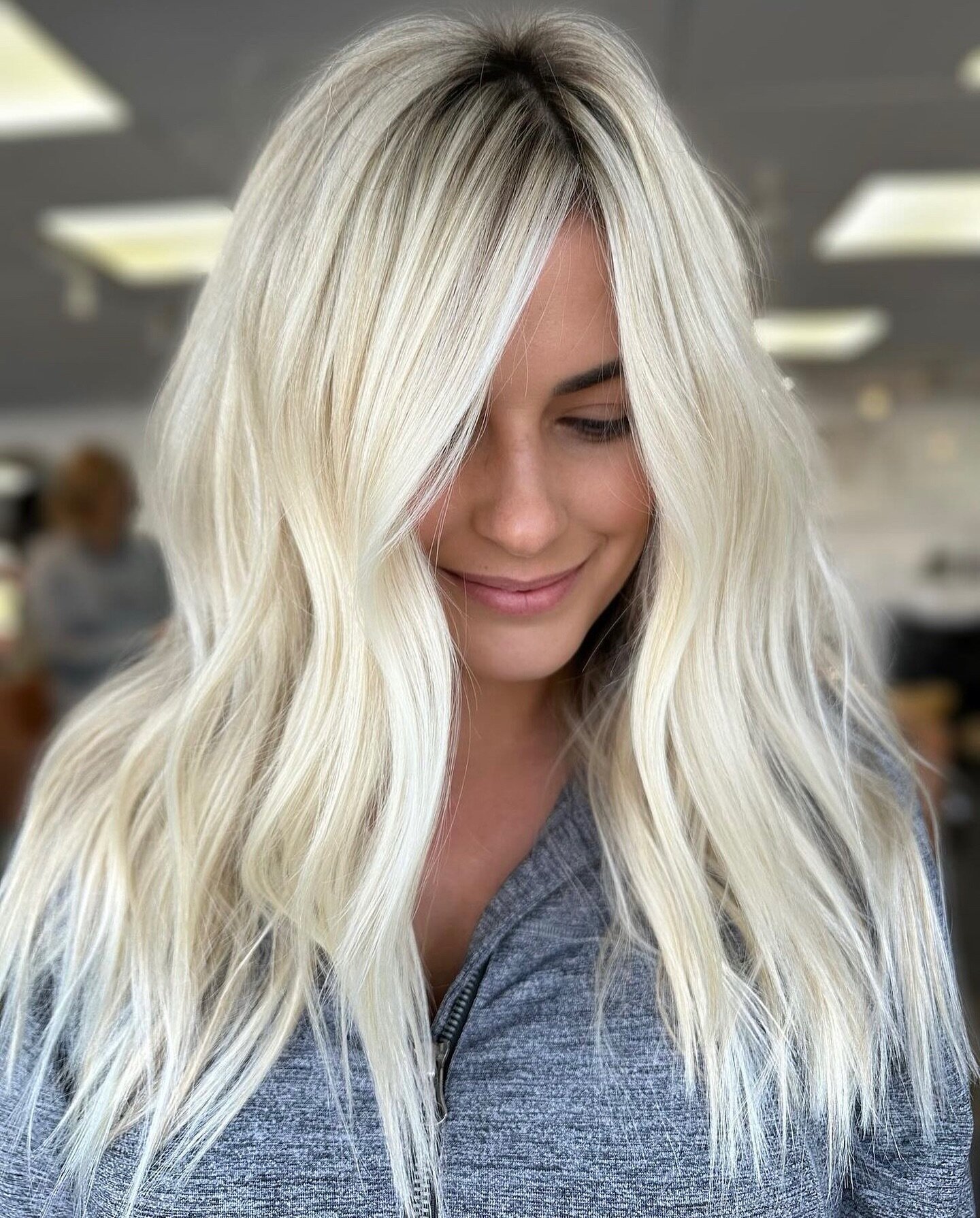 It&rsquo;s giving BRIGHT BLONDE ⚡️. @styledby_lexie

.
.

#beautyinfluencer #sdinfluencer #sdblogger #influencer #sandiego #sandiegohair #sandiegohairstylist #hairartist 
#balayagespecialist #handtiedextensions #extensions #sdhairstylist #sdhair #bal