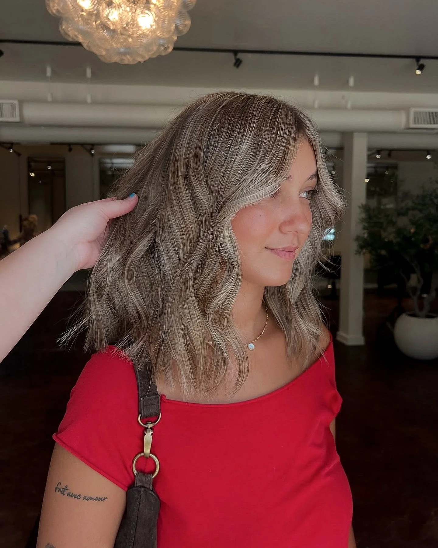 @hairbykay.w is out here doing the Lord&rsquo;s work&mdash;one bomb transformation at a time 😮&zwj;💨✨.

Blondes, brondes, blends, and beyond... she&rsquo;s that good.

Now booking Tuesday + Wednesday + Thursday. Slide into those DMs and get on her 