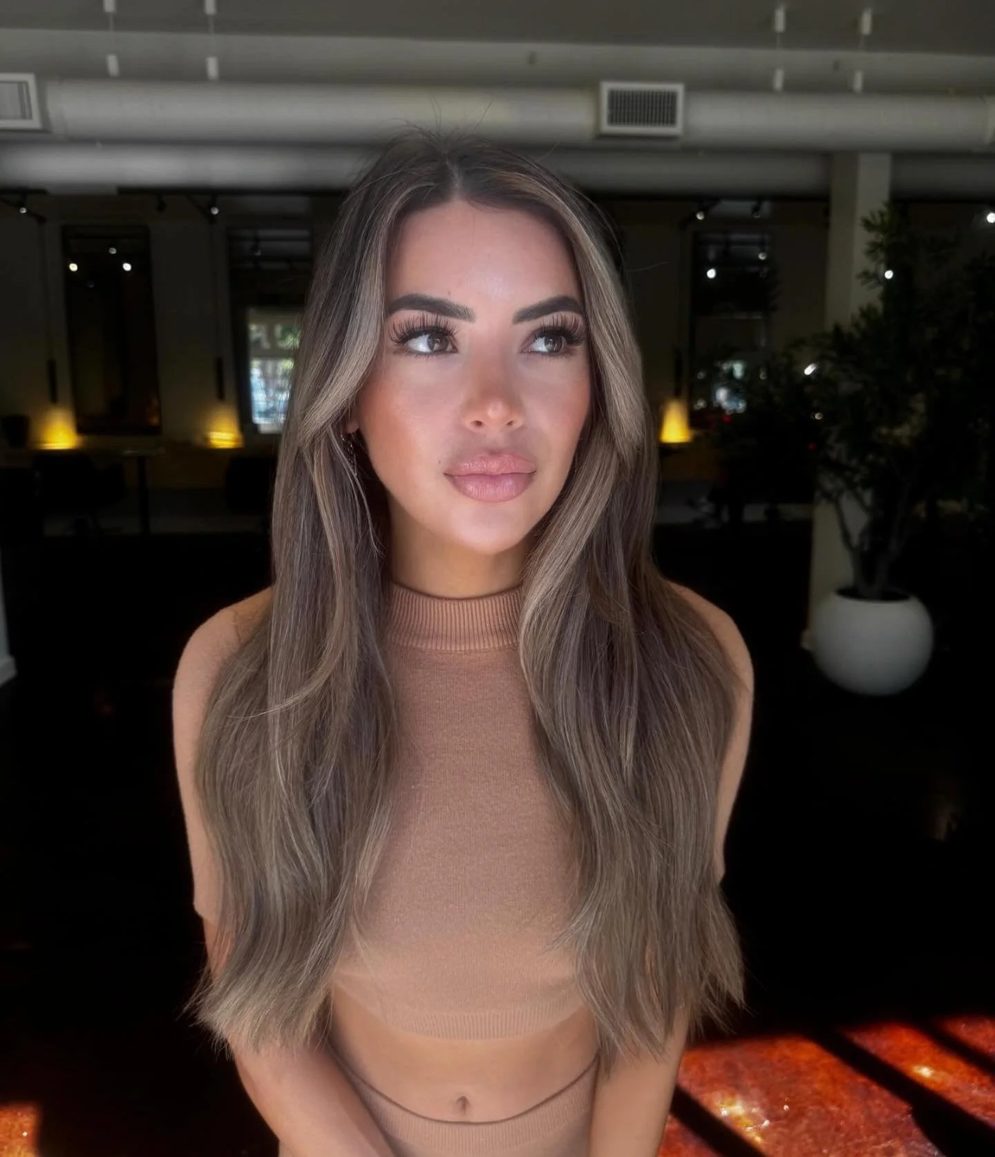 Want your hair to sleigh this holiday season 🛷?
Then it&rsquo;s time to get on @manesthatmuse&rsquo;s schedule.

❄️ Because good hair > ugly sweater season. ❄️

.
.
#HolidayHair #SleighTheSeason #SleighYourHair #ChristmasHair 
#HolidayGlowUp #Fes