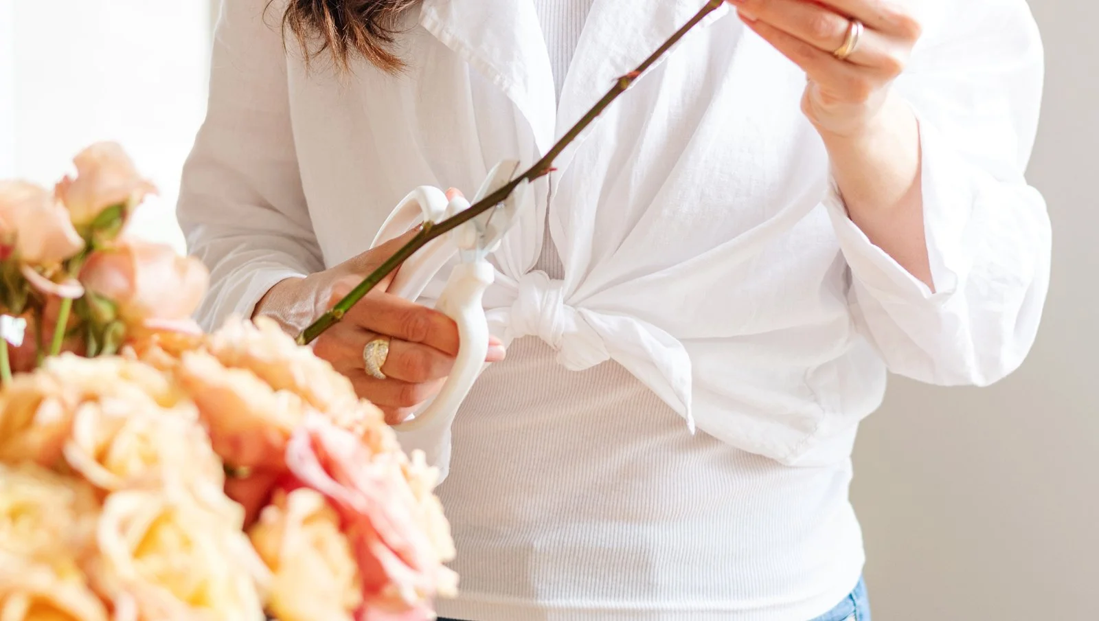How Do I Make Fresh Cut Flowers Last Longer? A Flower Pie Toronto Care Guide.