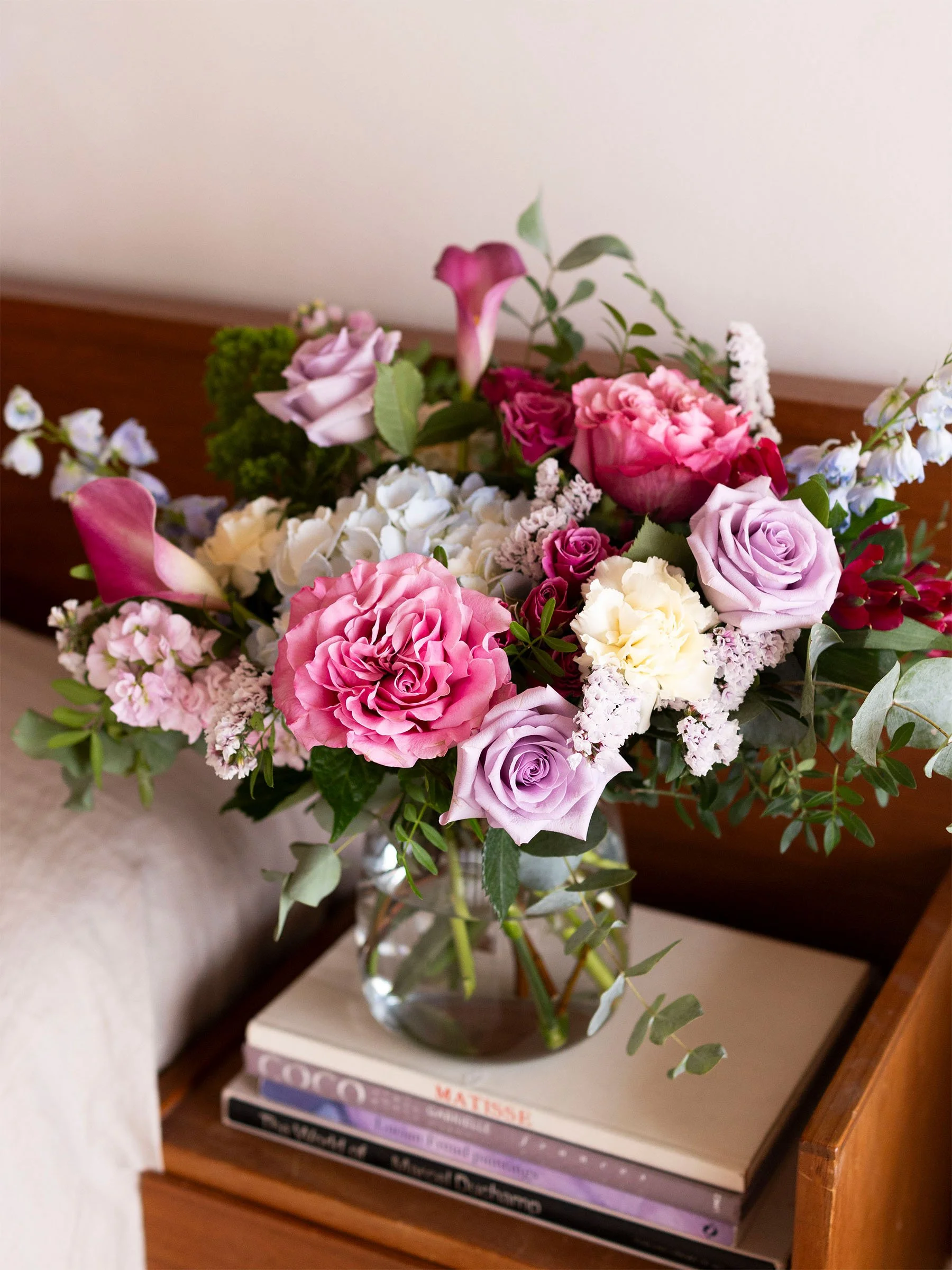 flower-pie-toronto-arrangement-9-lifestyle.jpg