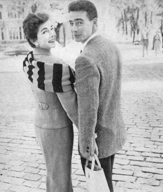 COLLEGE_SCARF_Vogue-1954_TUITE.jpg