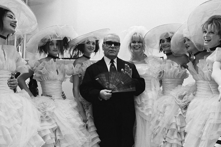 🤍 Happy Valentine&rsquo;s Day 🤍

&quot;Karl, His Fan &amp; The Girls.&quot; 📸Gavin Bond @gavinbondphotography 
[Chanel Haute Couture, Paris, 1995].