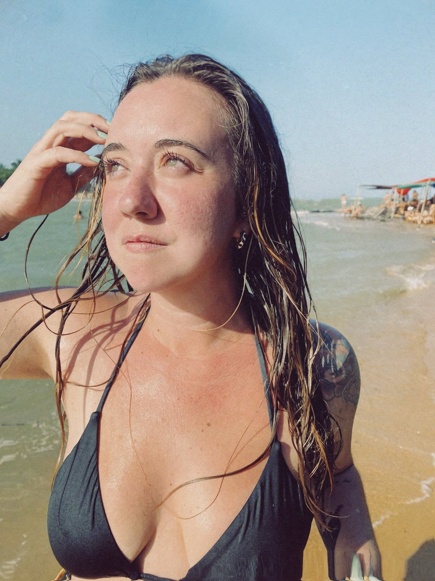 bahia com as amigas 🤍 2026 j&aacute; chegou perfeito ✨ #bahia #brazil #newyear #beachvacation