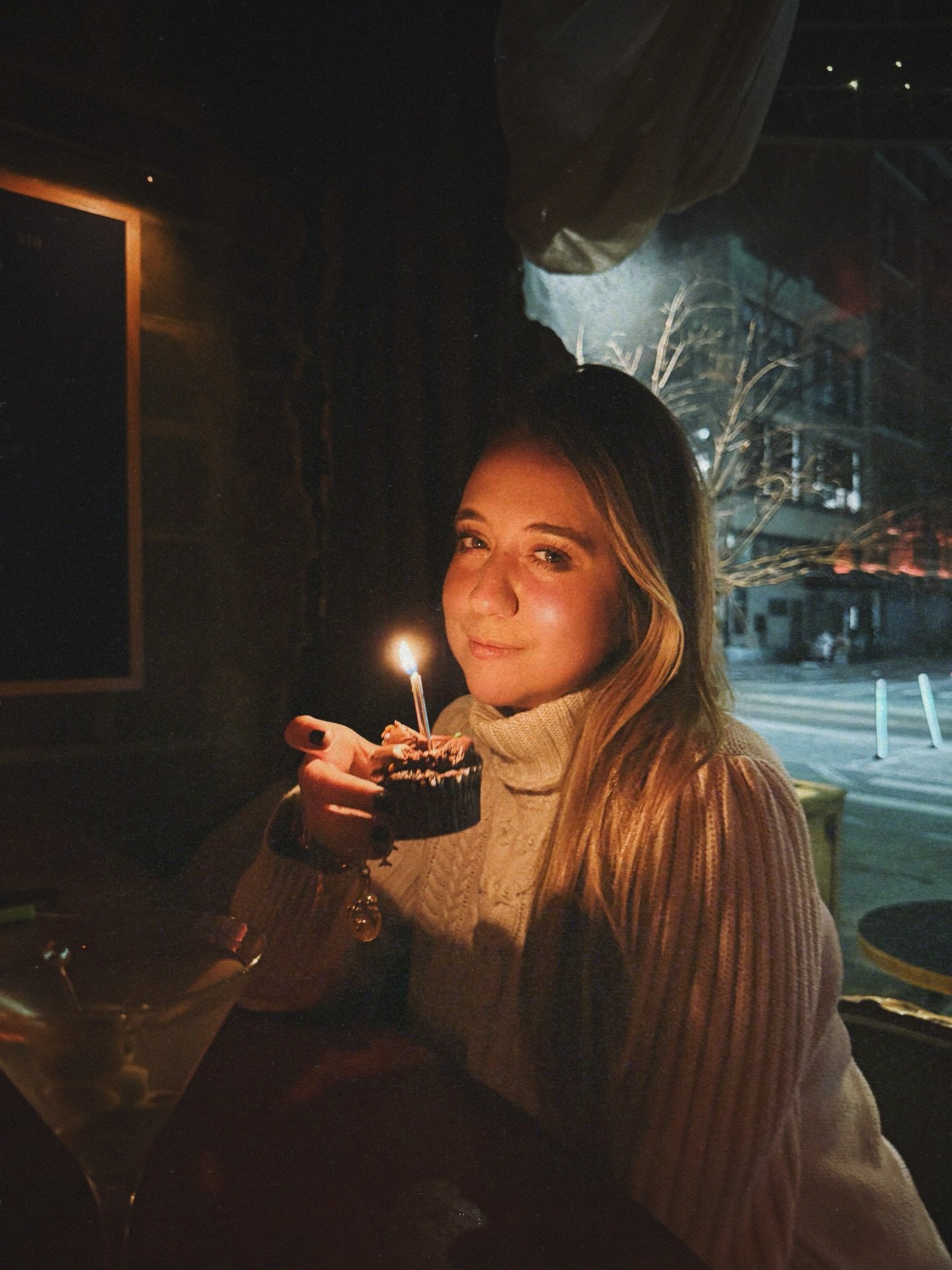 I get by with a little help from my friends🍸✨ #birthdaygirl #aquariusbaby #manhattan