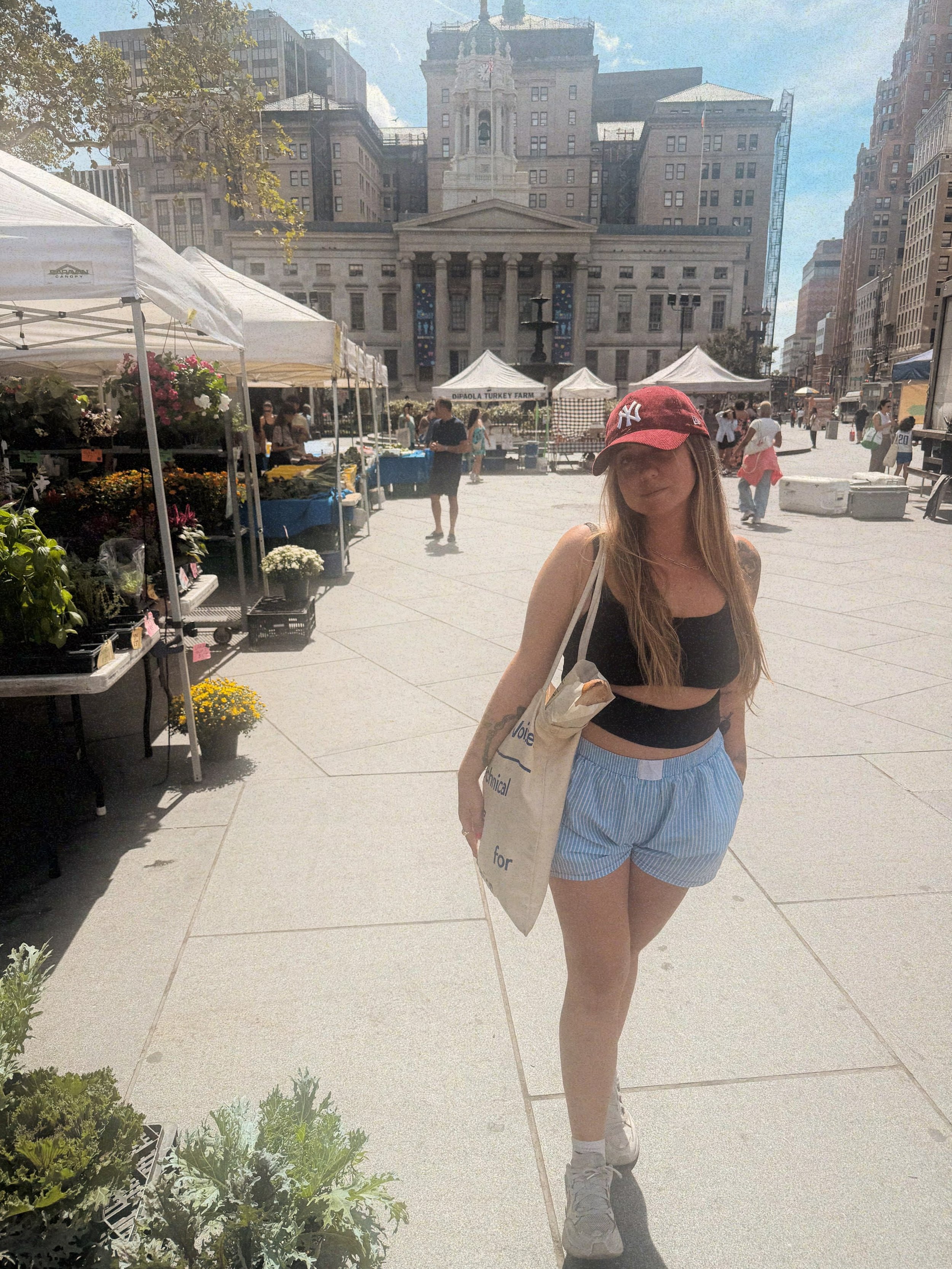 Sundays are for street markets and croissants 🥐 🌺 #brooklyn #outfitdujour #outfit #stylediary