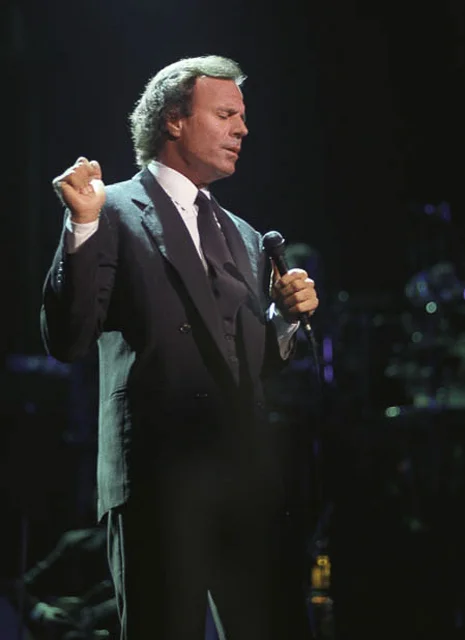 JULIO IGLESIAS.JPG