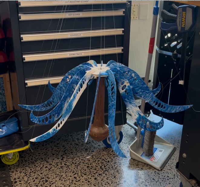 Jellyfish Mobile ( 2025, PLA )