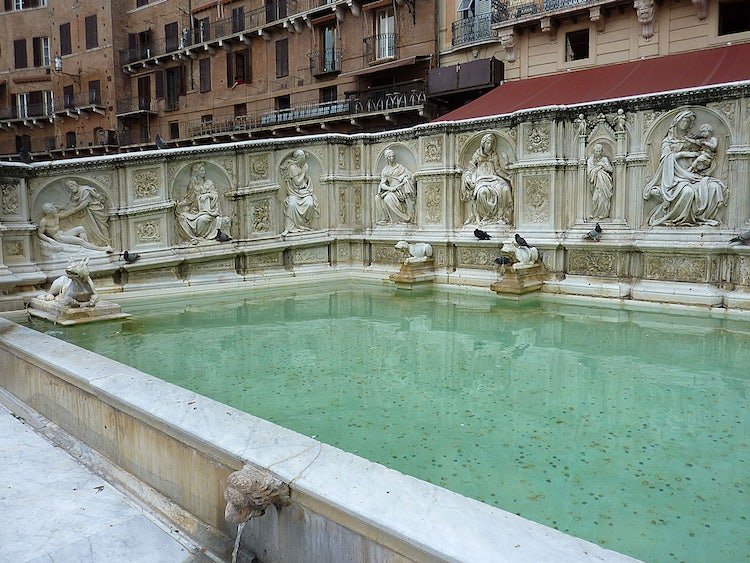 Siena fountain.jpg