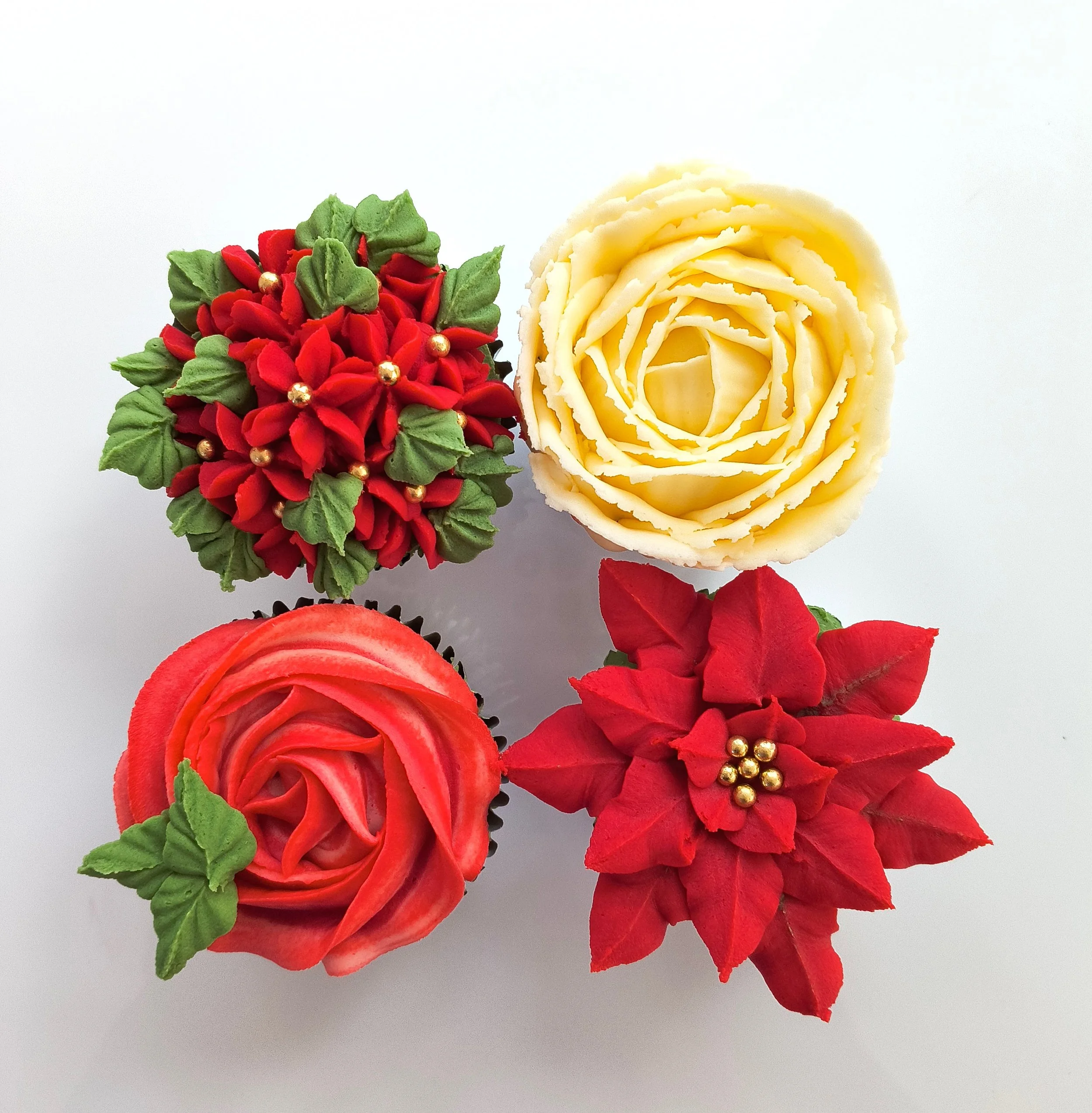 Christmas Floral Cupcakes