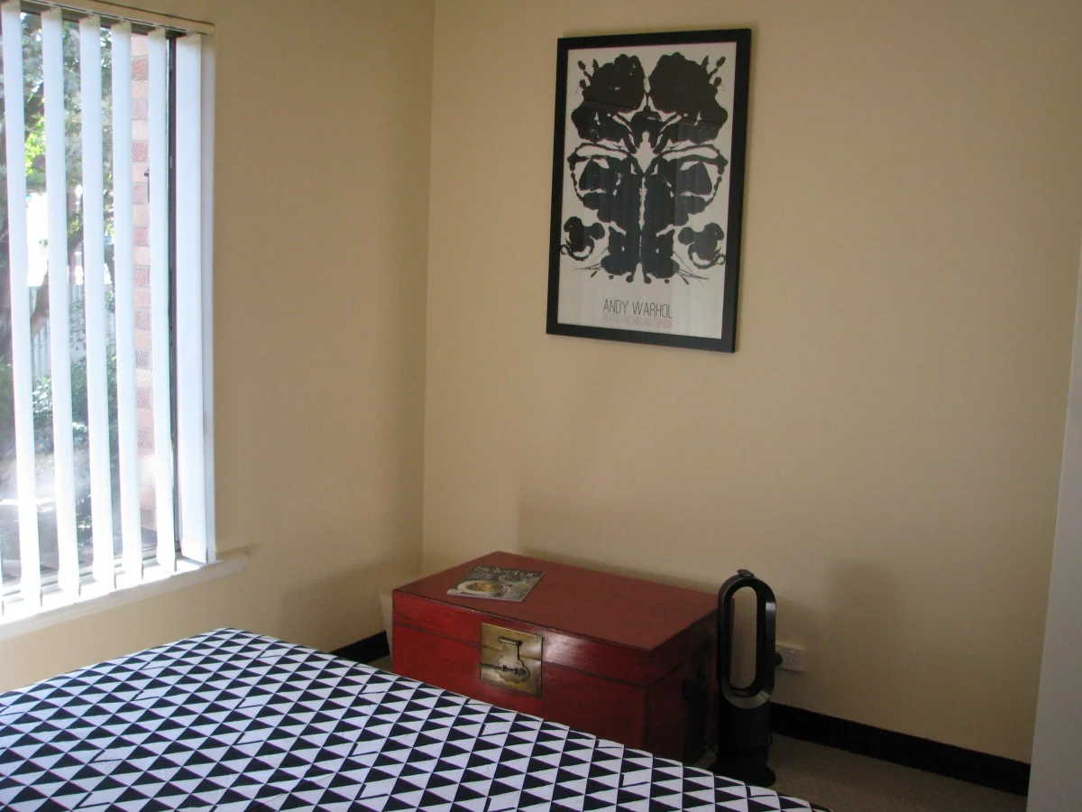 Queen bedroom (photo before new carpet)