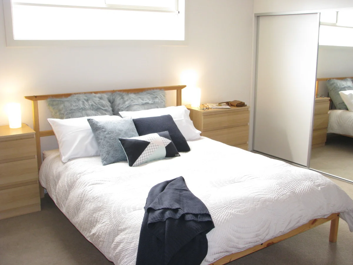 Bedroom 1: upstairs ensuite
