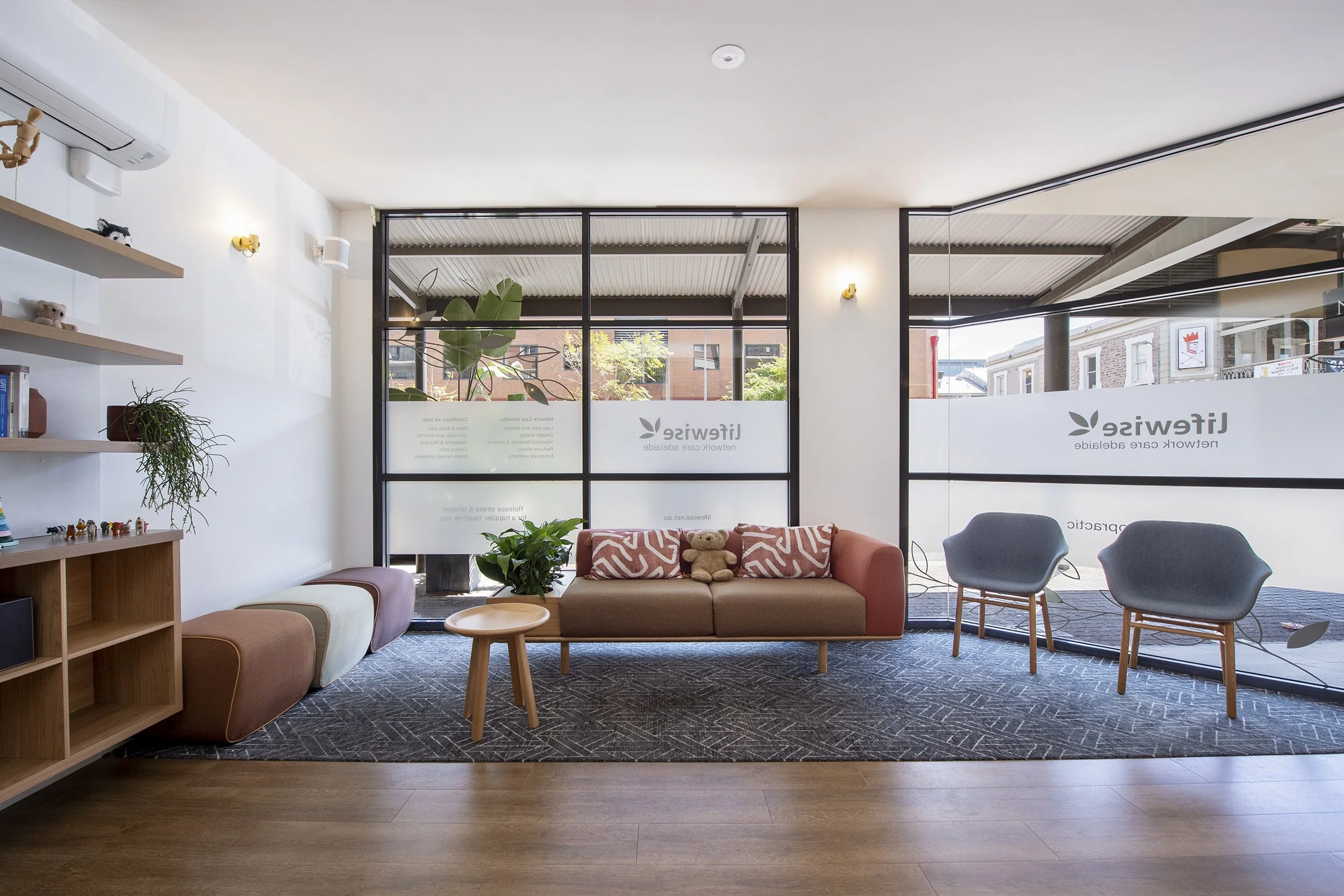 Lifewise Chiro_Foyer 3.JPG