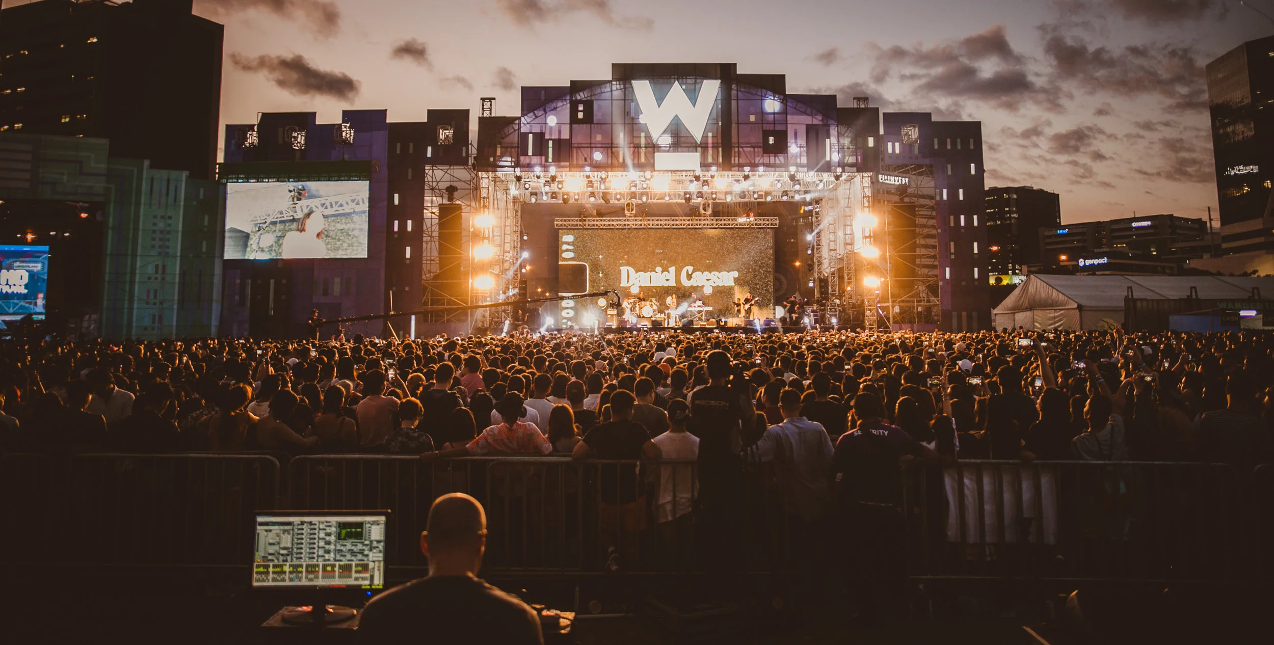  Daniel Caesar at Wanderland. Manila, 2018. 