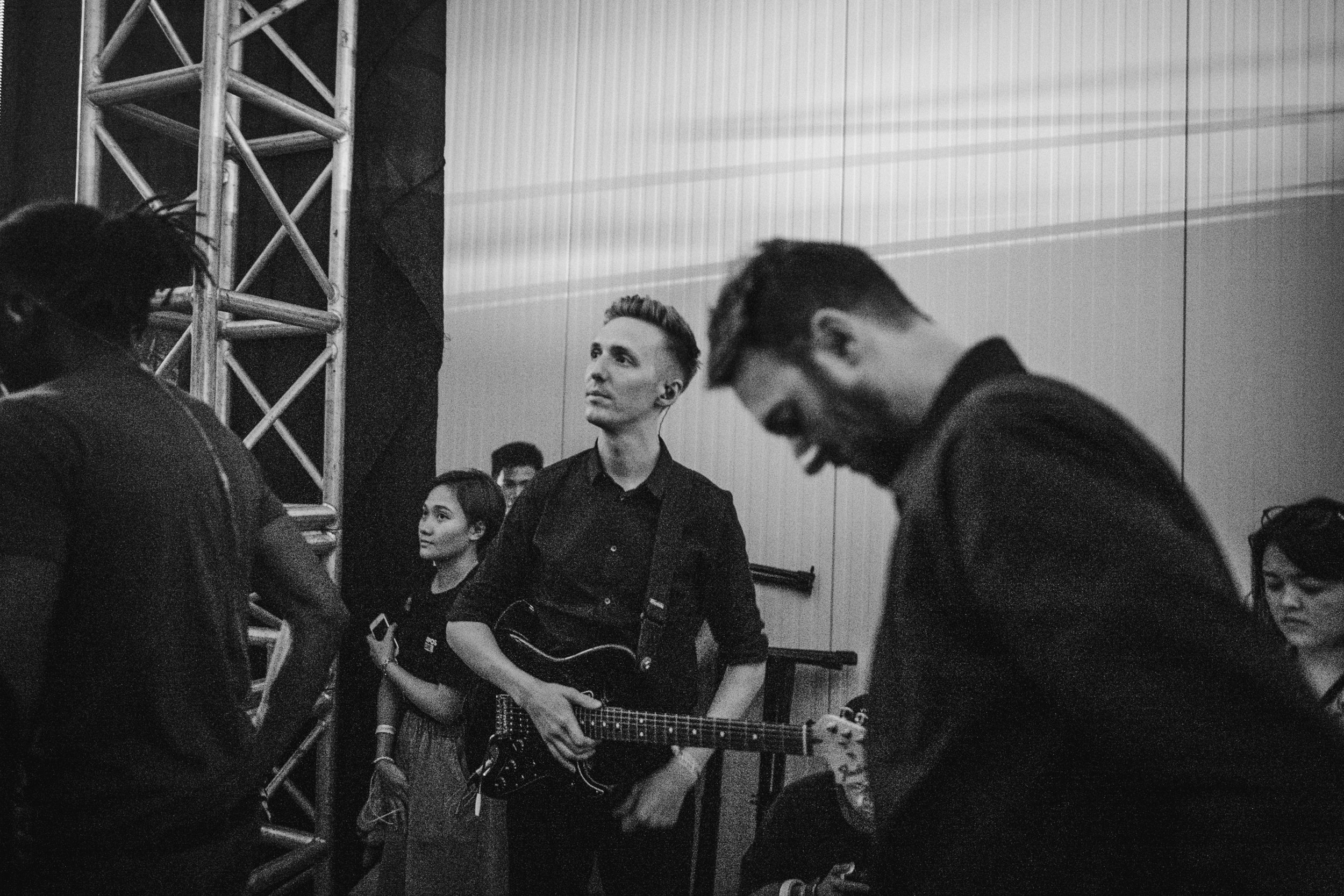  Honne backstage at Karpos Live. Manila, 2018. 