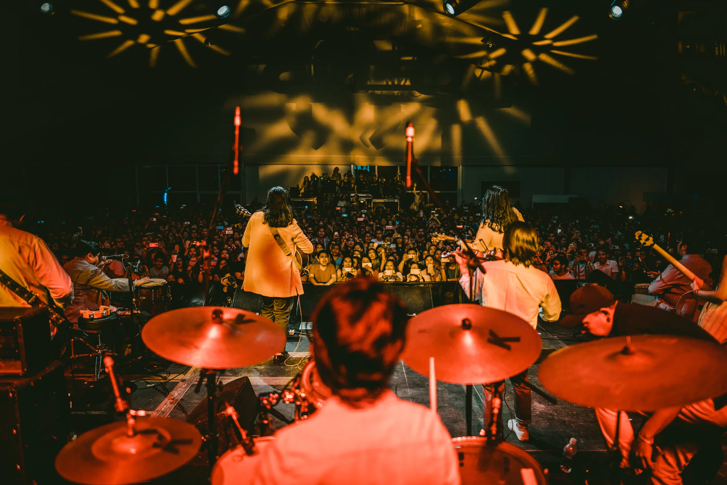  Ben &amp; Ben live in Manila. 2018. 