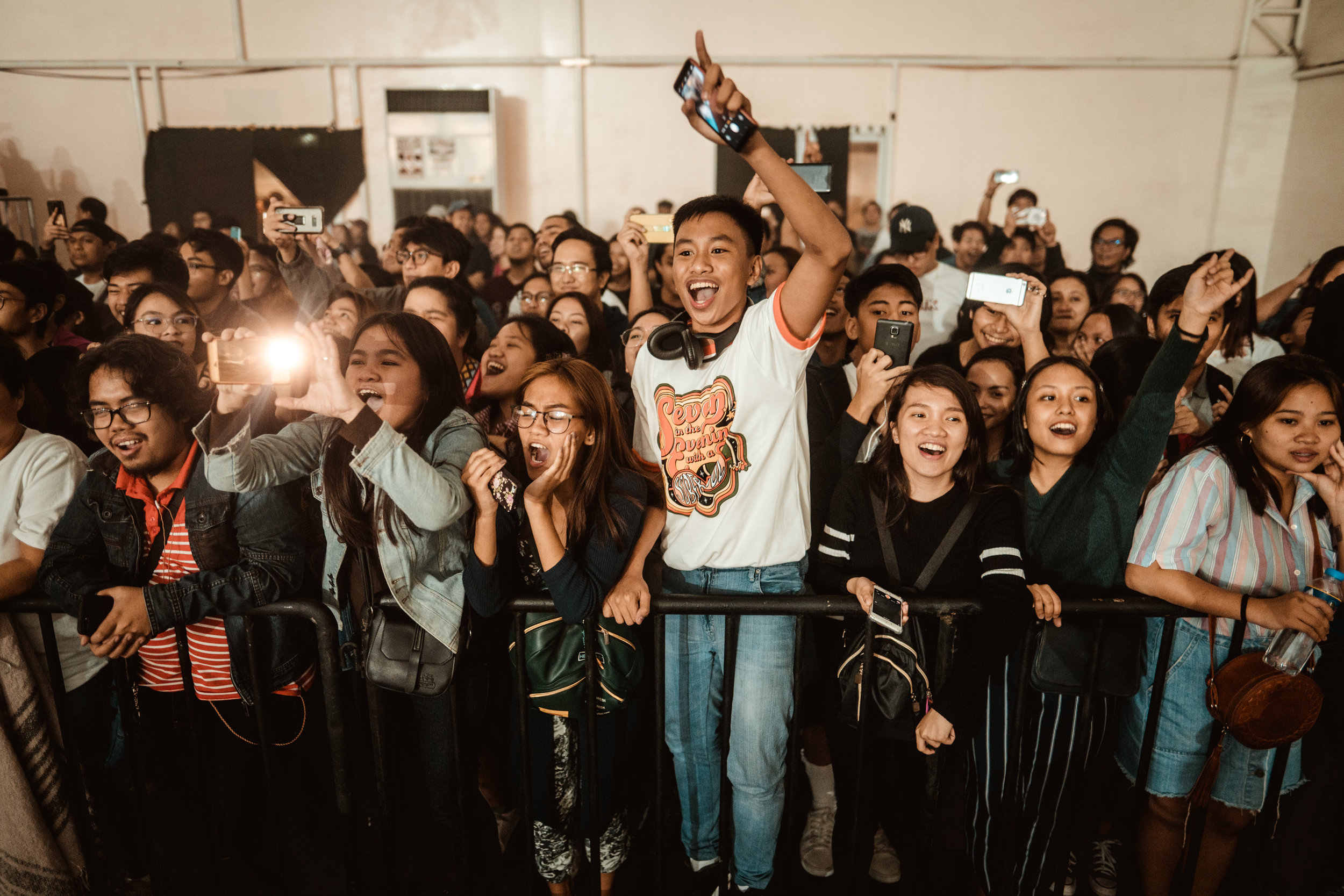  Fans at the RBxIVOS concert in Manila. 2019. 