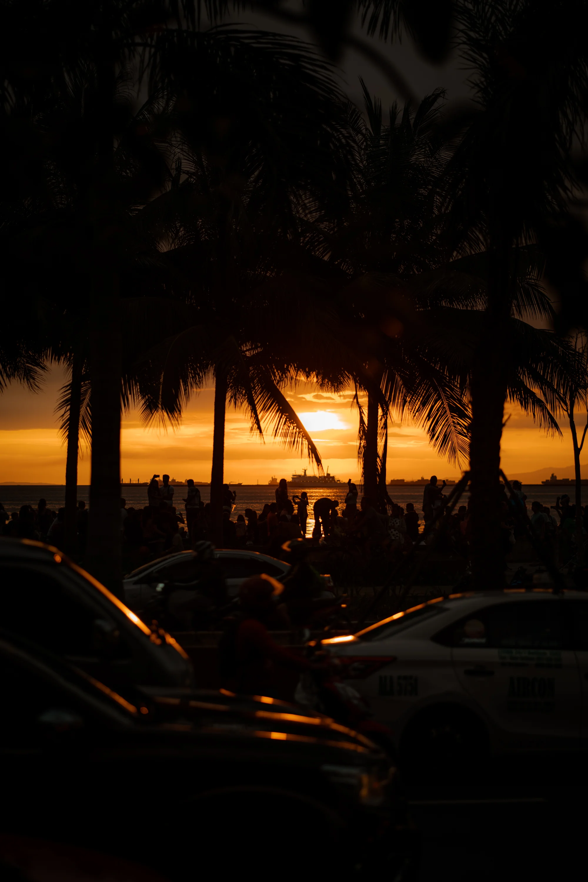 A glimpse of the world-famous Manila Bay sunset