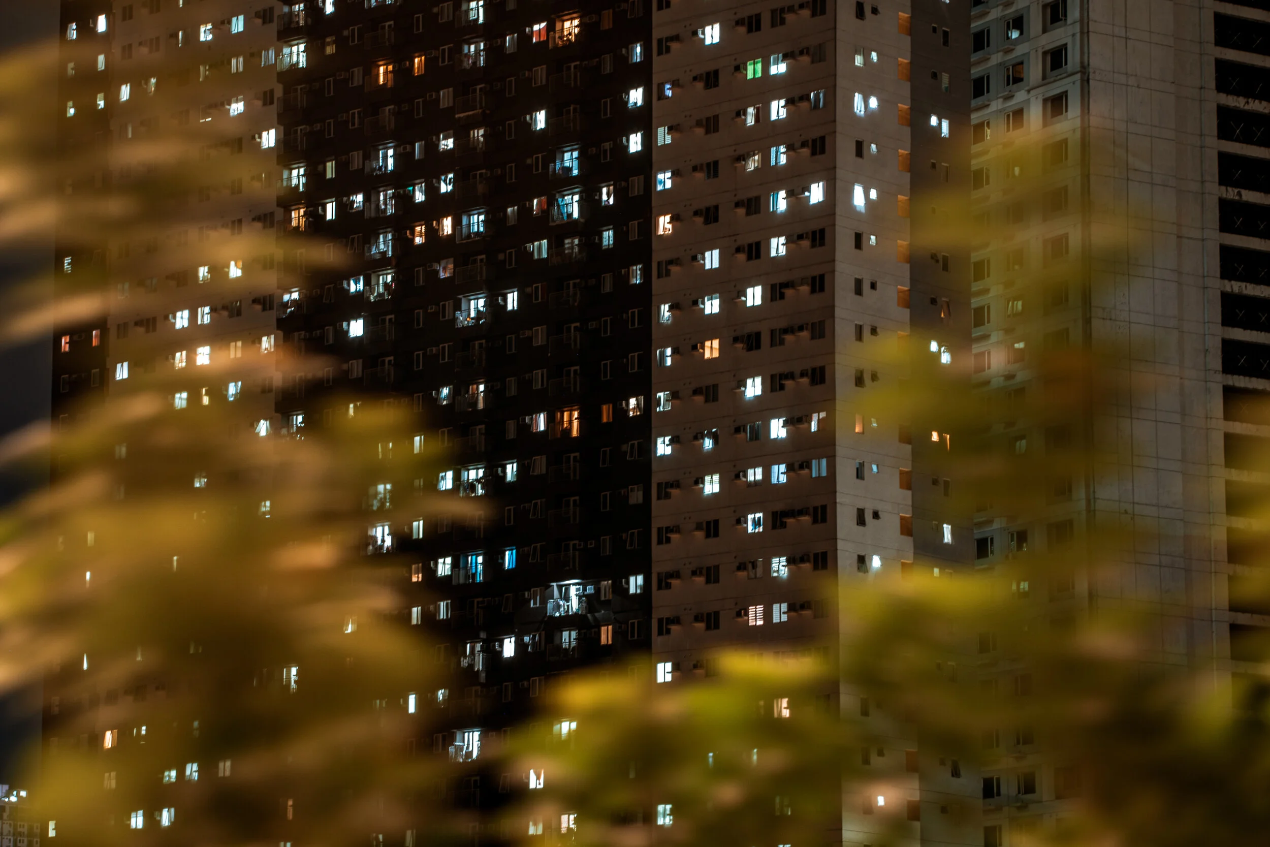  Lights from nearby high rise condominiums light up the sky as soon as the sun sets. There used to not be that many open lights at 7pm.    May 2020. 