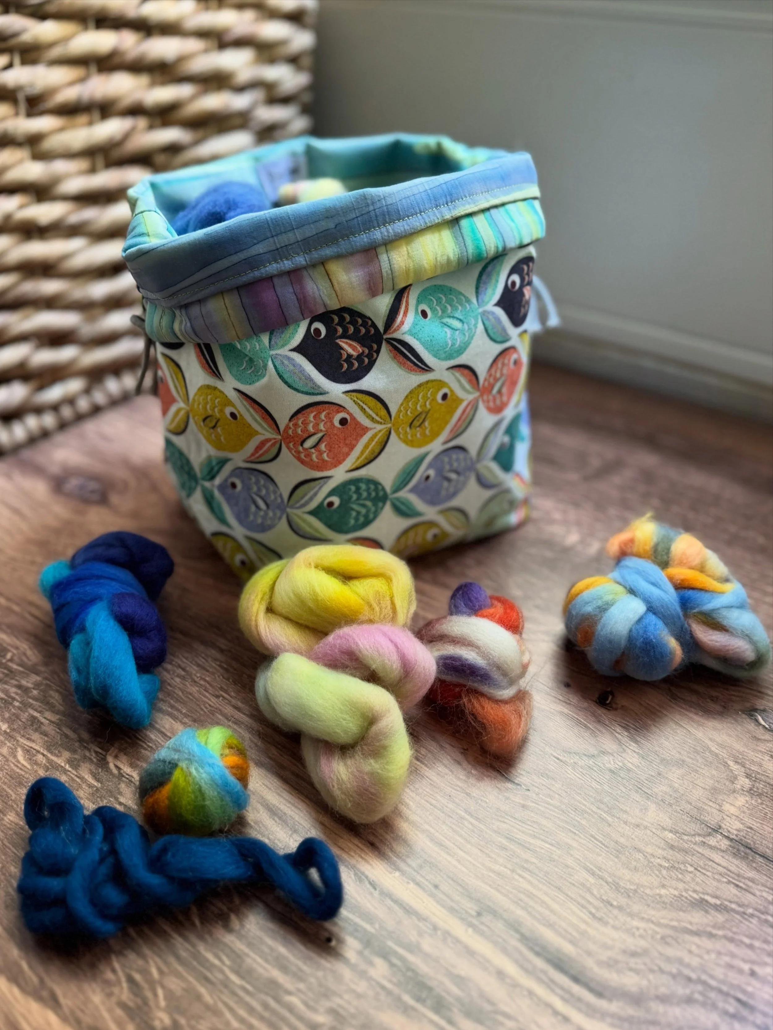 Our Pond Pun bags are officially available online! These cuties debuted aboard the @cesiumyarn truck at Yarncentrick as a collaboration with coordinating yarn and fiber colorways like What the Duck and Of-fish-ally Fintastic (see last pic for the sho