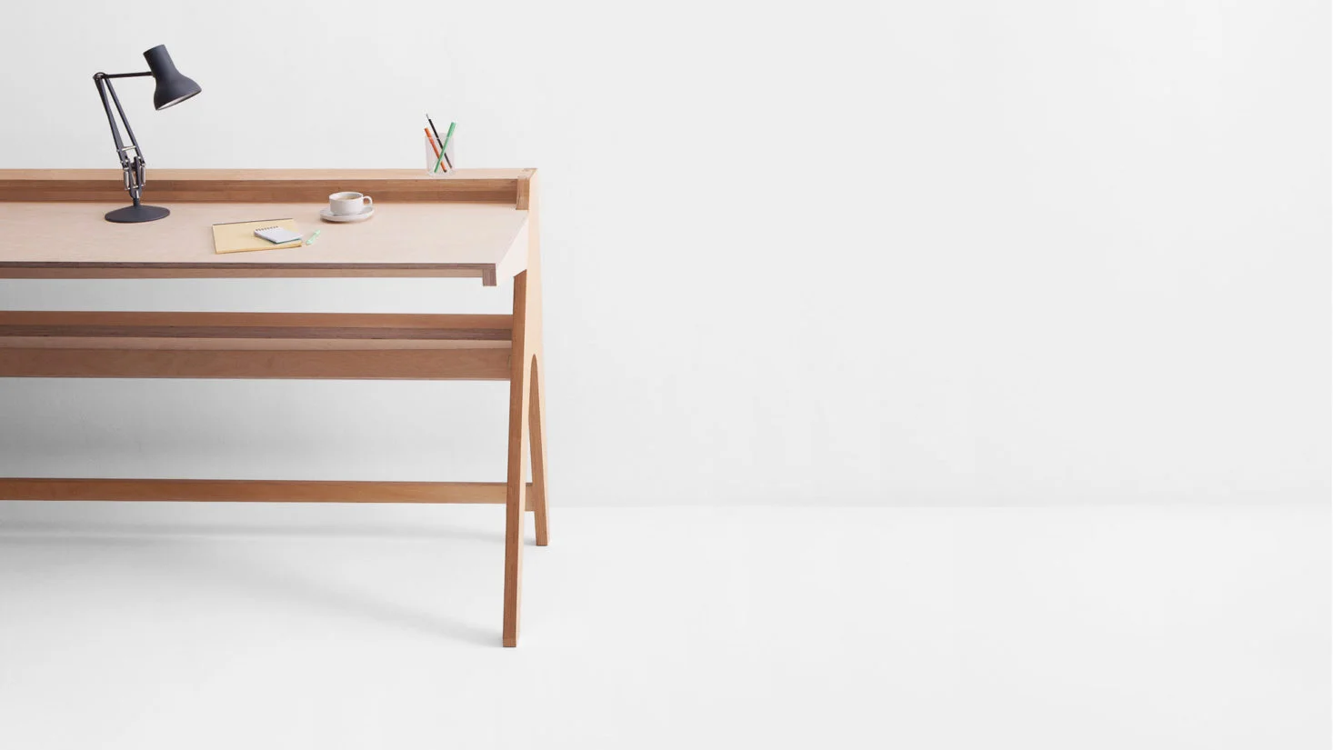 opendesk-lift-standing-desk-in-situ-1466x825.jpg